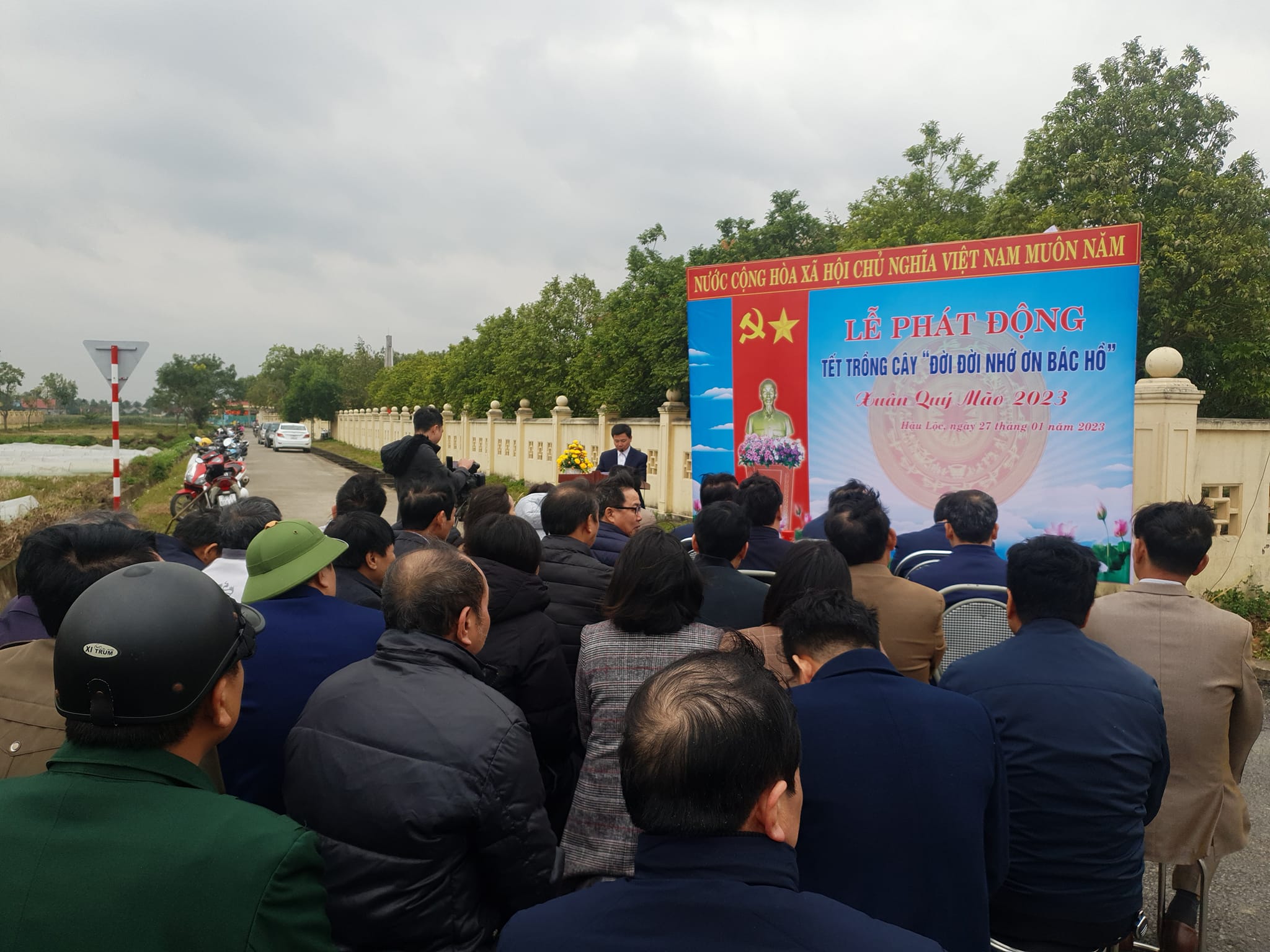 Huyện Hậu Lộc tổ chức “Tết trồng cây 2023 đời đời nhớ ơn Bác Hồ” tại xã Xuân Lộc. 