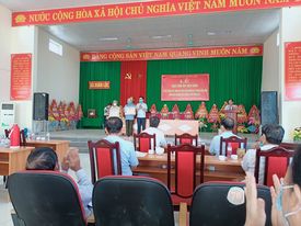 Đảng bộ xã Xuân Lộc: Tổ chức Lễ trao tặng huy hiệu Đảng và sơ kết 6 tháng đầu năm 2021.